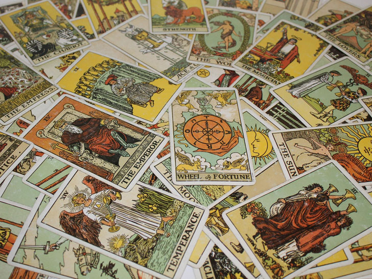 Image of Betty Jane Ware - Intermediate Tarot - Image by Daniel Albany from Pixabay.